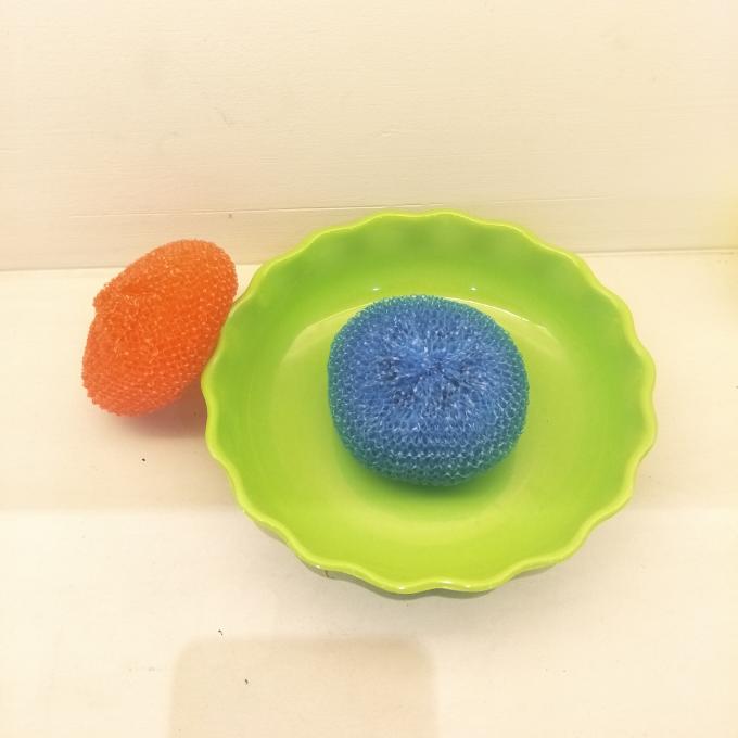 OEM/ODM de récurage en plastique colorés de boule acceptable avec la capacité de nettoyage forte